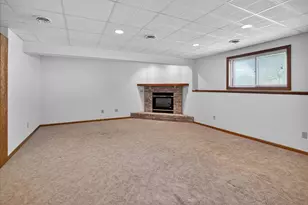 2609 Crest Line Dr, Madison, WI 53704 - Photo 34