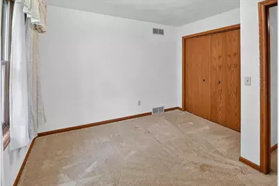 2609 Crest Line Drive, Madison, WI 53704 - Photo 30