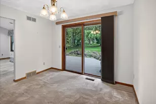 2609 Crest Line Dr, Madison, WI 53704 - Photo 20