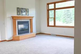 5614 N Vista Ln, Janesville, WI 53548 - Photo 6