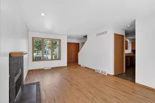 417 Cherry Hill Dr, Madison, WI 53717 - Photo 4