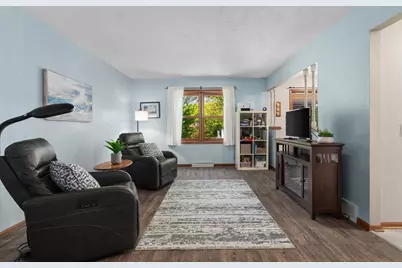 2725 Whitlock Road, Madison, WI 53719 - Photo 2