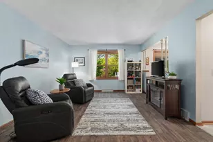 2725 Whitlock Rd, Madison, WI 53719 - Photo 2