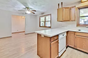 629 W Mohawk Trail, DeForest, WI 53532 - Photo 6