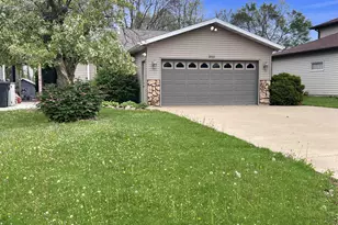 2802 S Felker Ave, Marshfield, WI 54449 - Photo 2