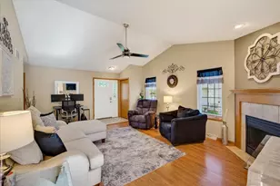 828 Dunn Ave, Oregon, WI 53575 - Photo 6