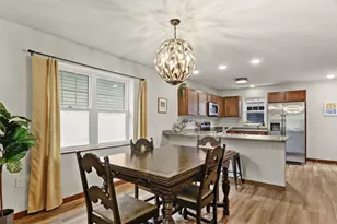2427 Allied Dr, Madison, WI 53711 - Photo 12