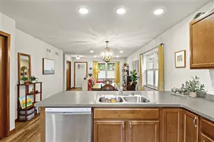 2427 Allied Dr, Madison, WI 53711 - Photo 8