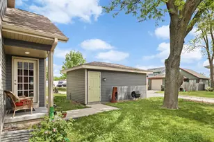 2427 Allied Dr, Madison, WI 53711 - Photo 30