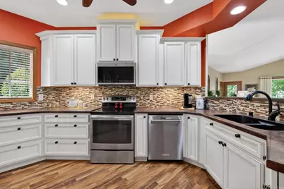 2090 Yahara Drive, Stoughton, WI 53589 - Photo 16