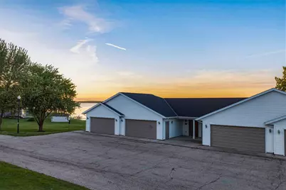 W10695 Blackhawk Trail #457, Fox Lake, WI 53933 - Photo 4