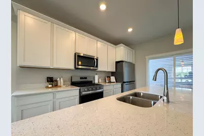 516 Oak Opening Drive, Stoughton, WI 53589 - Photo 10