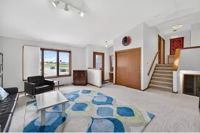 653 Autumn Wood Parkway, Deerfield, WI 53531 - Photo 6