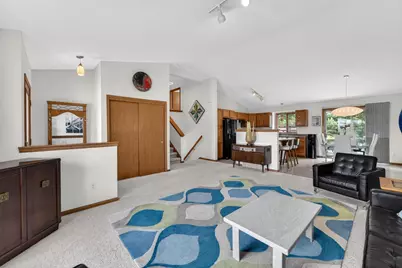 653 Autumn Wood Parkway, Deerfield, WI 53531 - Photo 8