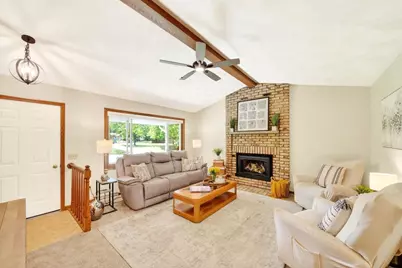 1572 Boulder Way, Sun Prairie, WI 53590 - Photo 4