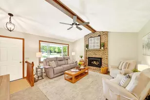 1572 Boulder Way, Sun Prairie, WI 53590 - Photo 4