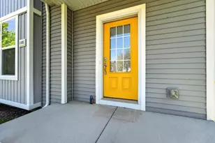 1105 O'Keeffe Ave, Sun Prairie, WI 53590 - Photo 2