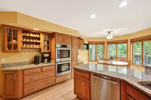 44 White Oaks Ln, Madison, WI 53711 - Photo 12