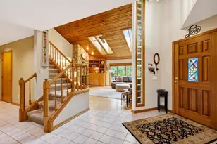 44 White Oaks Ln, Madison, WI 53711 - Photo 2