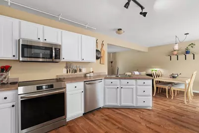 7041 Heather Glen Drive, Madison, WI 53719 - Photo 10