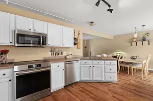 7041 Heather Glen Dr, Madison, WI 53719 - Photo 10
