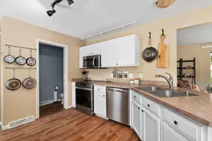 7041 Heather Glen Dr, Madison, WI 53719 - Photo 10