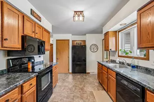 203 Hill Rd, Rosendale, WI 54974 - Photo 8