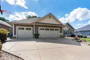19 Savannah Pkwy, Deerfield, WI 53531 - Photo 2