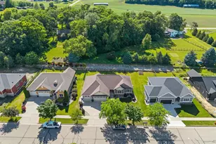 19 Savannah Pkwy, Deerfield, WI 53531 - Photo 8