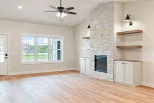 38098 Red Cedar Cir, Prairie Du Chien, WI 53821 - Photo 4