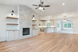 38098 Red Cedar Cir, Prairie Du Chien, WI 53821 - Photo 2