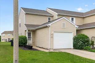 1400 Hunters Ridge Dr, Genoa City, WI 53128 - Photo 1