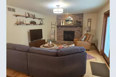 705 Poplar Way, Verona, WI 53593 - Photo 4