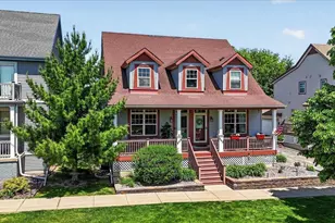 946 Stonehaven Dr, Sun Prairie, WI 53590 - Photo 2
