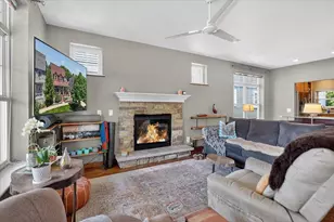 946 Stonehaven Dr, Sun Prairie, WI 53590 - Photo 6