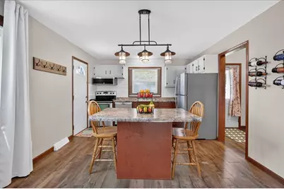 1029 Vandenburg Street, Sun Prairie, WI 53590 - Photo 4