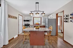 1029 Vandenburg St, Sun Prairie, WI 53590 - Photo 4