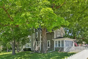 676 Summit Ave, Oconomowoc, WI 53066 - Photo 4