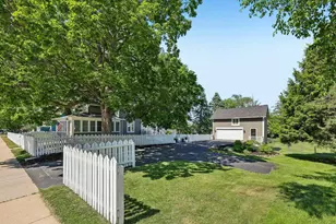 676 Summit Ave, Oconomowoc, WI 53066 - Photo 6