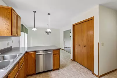 1001 Glacier Hill Drive, Madison, WI 53704 - Photo 32