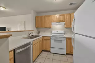 102 Prairie Heights Dr, Verona, WI 53593 - Photo 2