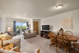 102 Prairie Heights Dr, Verona, WI 53593 - Photo 6