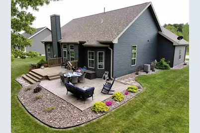 1013 E Superior Drive, Edgerton, WI 53534 - Photo 2
