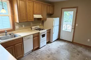 2925 Sachs St, Madison, WI 53704 - Photo 8