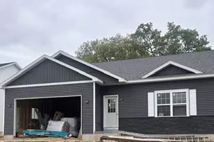 636 Lakeview Ave, Merrimac, WI 53561 - Photo 4