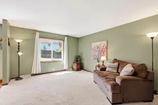 21 S Bartelt Ct, Madison, WI 53704 - Photo 2