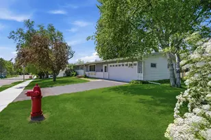 406 Hamburg St, Ripon, WI 54971 - Photo 4