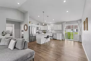 702 Eisenhower St, Baraboo, WI 53913 - Photo 6