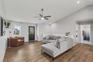 702 Eisenhower St, Baraboo, WI 53913 - Photo 4