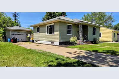 1733 Stoughton Avenue, Tomah, WI 54660 - Photo 4